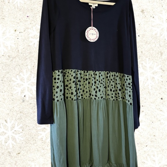 Umgee L Navy Animal Print and Green Tiered Dress - Picture 2 of 6